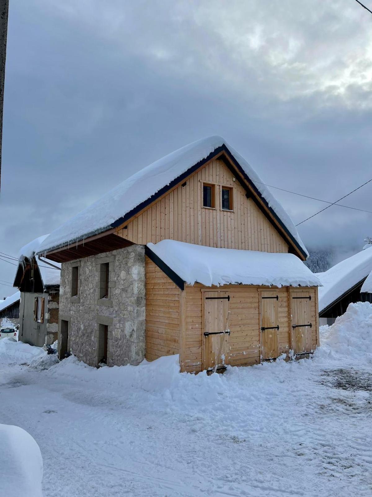 Charmante Maison Au Desert D'Entremont Les Déserts Exteriör bild