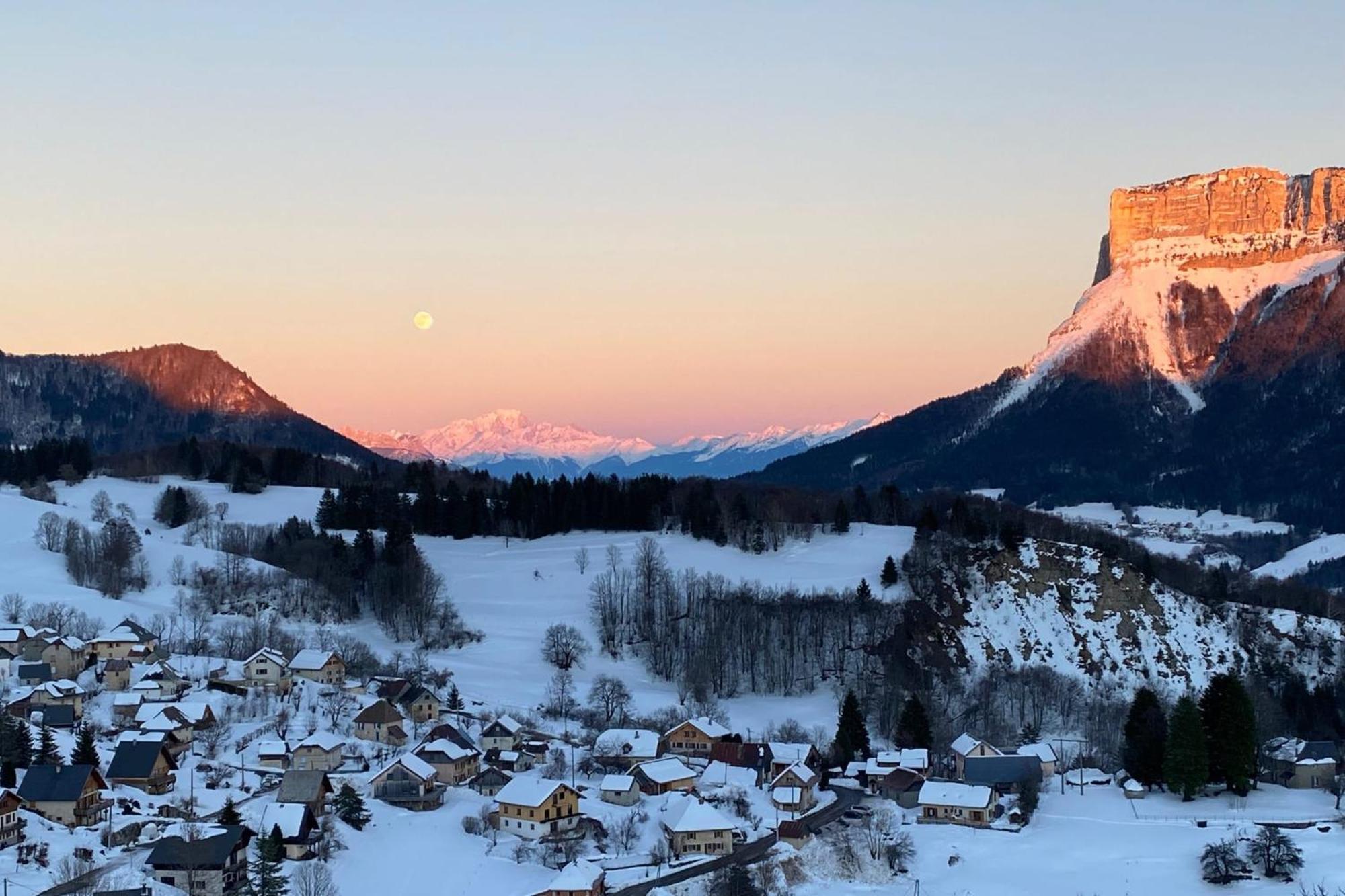 Charmante Maison Au Desert D'Entremont Les Déserts Exteriör bild