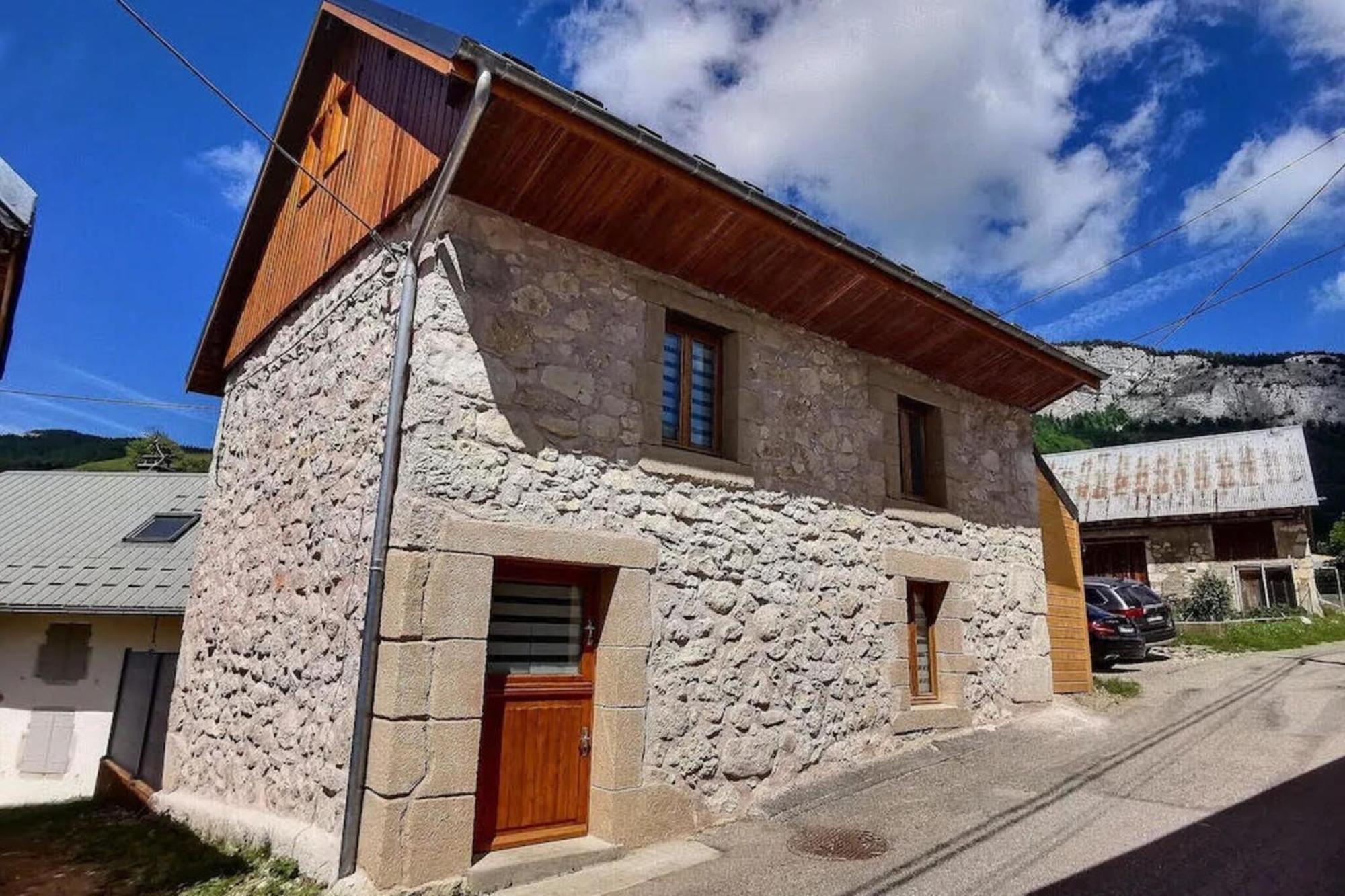 Charmante Maison Au Desert D'Entremont Les Déserts Exteriör bild